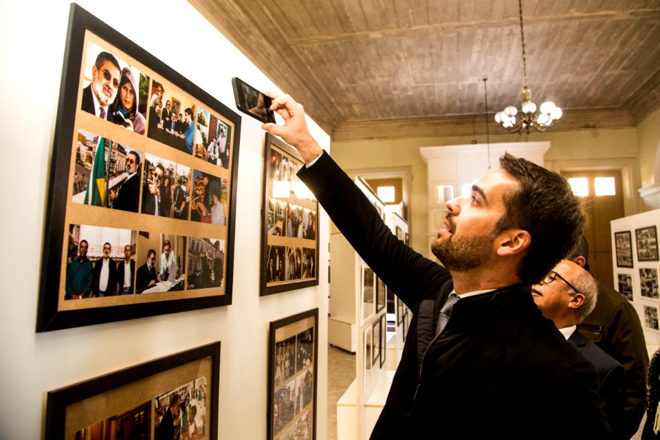 03.08.2019 - Governador Eduardo Leite visita a Exposição fotográfica Bernardo de Souza em dois tempos - Foto: Gustavo Vara