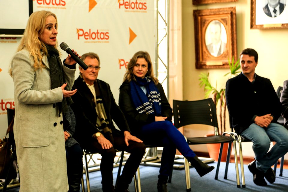 03.07.2018 - Prefeita Paula Mascarenhas durante reunião do Cip com assinatura das Cipaves com diretores da rede municipais e assinaturas de adesões ao Pacto Pelotas Pela Paz  Foto: Gustavo Vara
