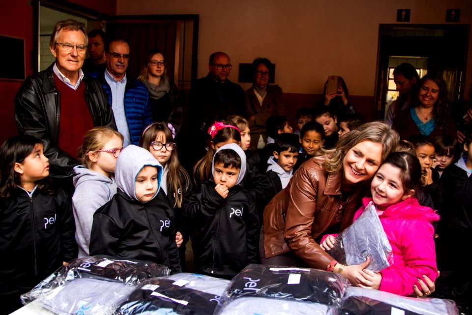 21.06.2018 -  Entrega dos novos uniformes na Escola Joaquim Nabuco e assinatura da ordem de serviço da construção de passarela coberta para EMEF Joaquim Nabuco - Foto: Gustavo Vara
