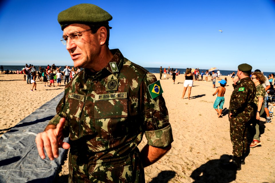 18.04.2018 - Apresentação da Esquadrilha da Fumaça em comemoração aos 100 anos do 9ª Batalhão de Infantaria Motorizada em Pelotas e pela passagem do Dia do Exército - Foto: Gustavo Vara