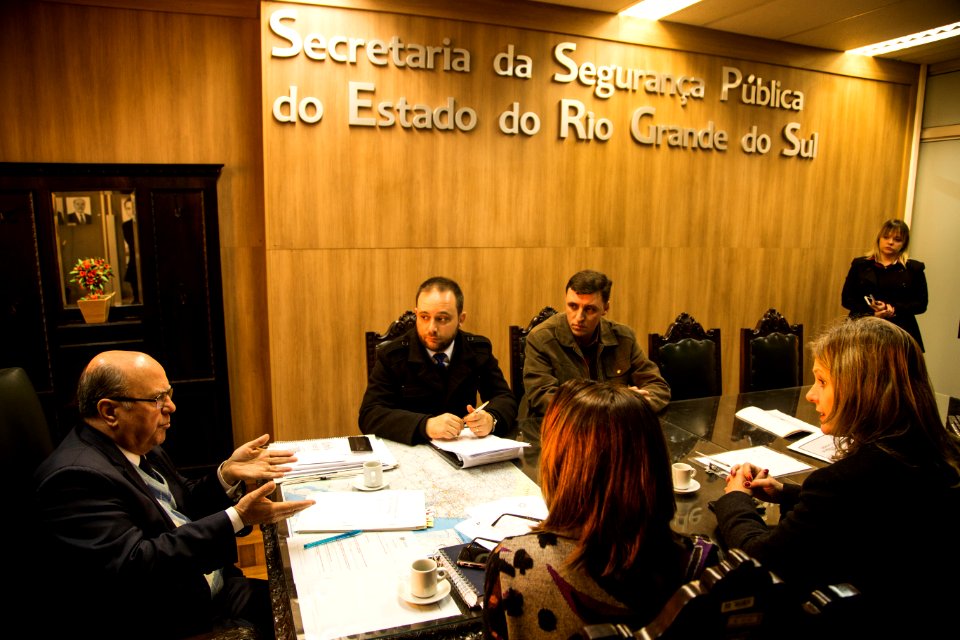08.06.2018 - Prefeita Paula Mascarenhas durante reunião com o Secretário de Segurança Pública do RS Cezar Schirmer em Porto Alegre - Foto: Gustavo Vara