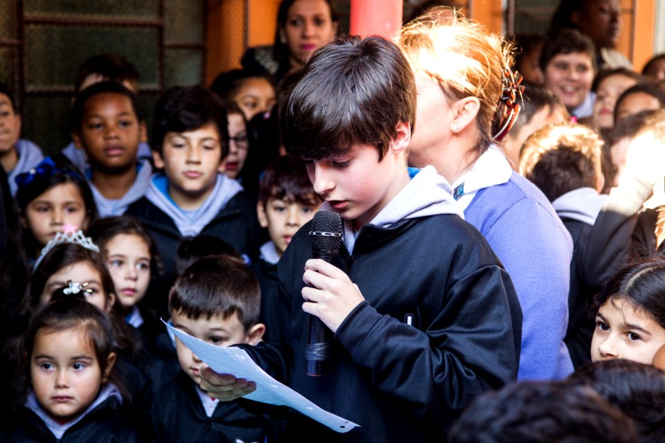 21.06.2018 -  Entrega dos novos uniformes na Escola Joaquim Nabuco e assinatura da ordem de serviço da construção de passarela coberta para EMEF Joaquim Nabuco - Foto: Gustavo Vara