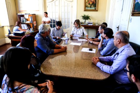 15.02.2018 - Prefeita Paula Mascarenhas assina contrato da iluminação ornamental do Mercado com a empresa Terceiriza - Foto: Gustavo Vara