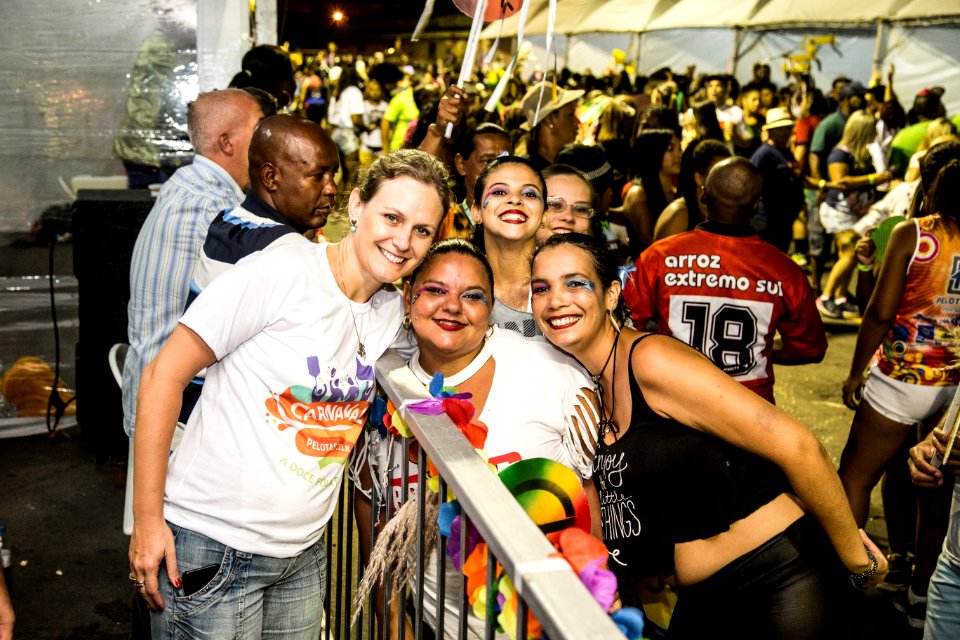 10.02.2018 - Prefeita Paula Mascarenhas e o vice Idemar Barz durante o primeiro dia do Carnaval 2018 - Foto: Gustavo Vara