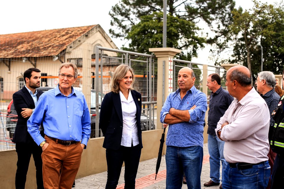 09.05.2018 - Prefeita Paula Mascarenhas e o vice Idemar Barz durante caminhada de entrega do novo terminal da Estação Férrea - Foto: Gustavo Vara