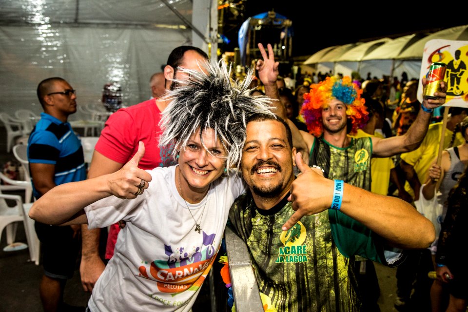 10.02.2018 - Prefeita Paula Mascarenhas e o vice Idemar Barz durante o primeiro dia do Carnaval 2018 - Foto: Gustavo Vara