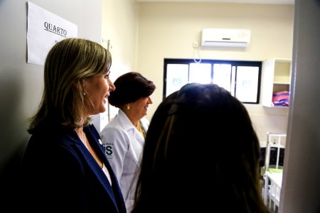 08.03.2018 - Prefeita Paula Mascarenhas visita à ala pediátrica do Pronto Socorro após reforma - Foto: Gustavo Vara