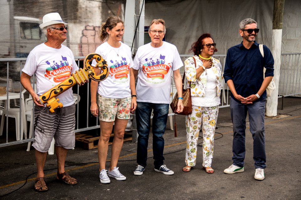 10.02.2018 - Prefeita Paula Mascarenhas e o vice Idemar Barz durante o primeiro dia do Carnaval 2018 - Foto: Gustavo Vara