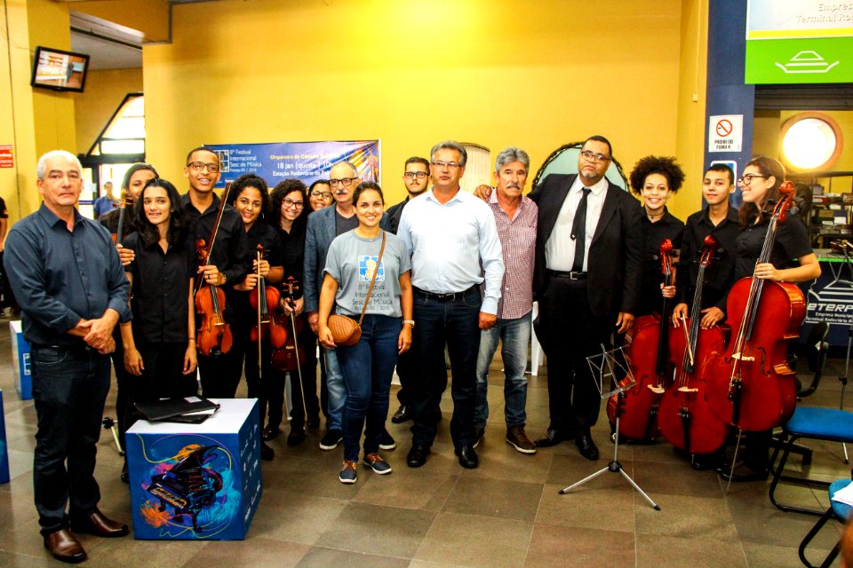 18.01.2018 - Orquestra de Câmara do Sesc/MG se apresenta na Rodoviária de Pelotas
