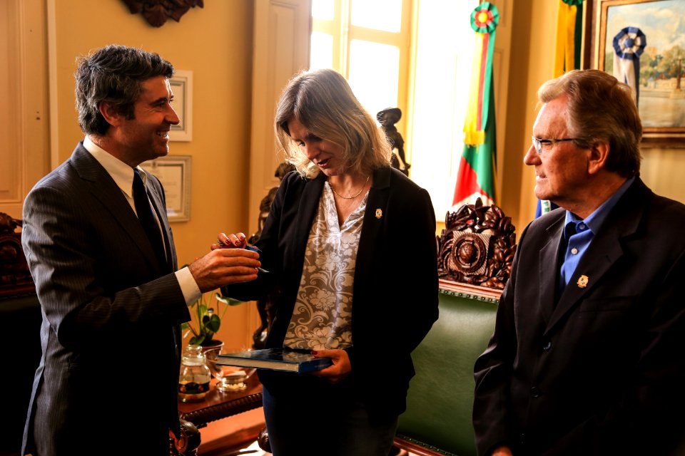 29.11.2017 - Prefeita Paula Mascarenhas e vice Idemar Barz recebem visita de Comitiva de Portugal