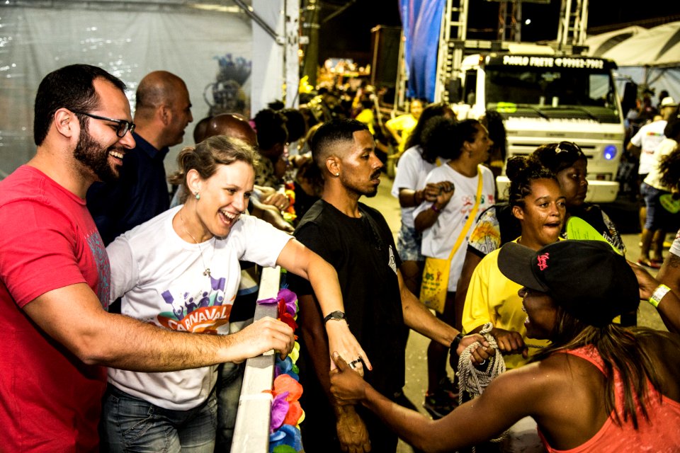 10.02.2018 - Prefeita Paula Mascarenhas e o vice Idemar Barz durante o primeiro dia do Carnaval 2018 - Foto: Gustavo Vara