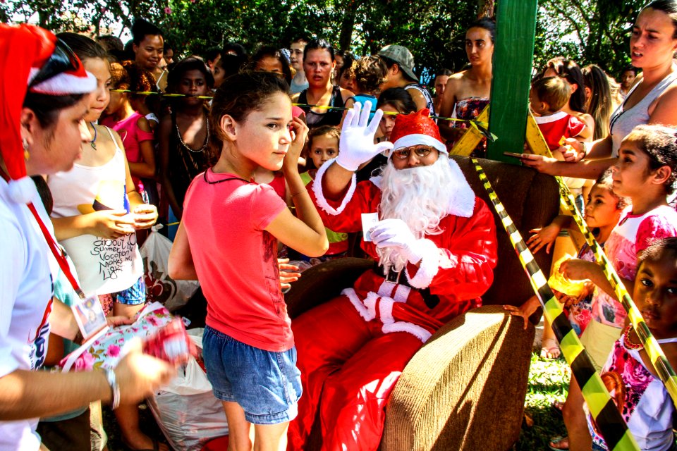 16.12.2017 - Vice-prefeito Idemar Barz na chegada do Papai Noel da Rádio Imigrantes