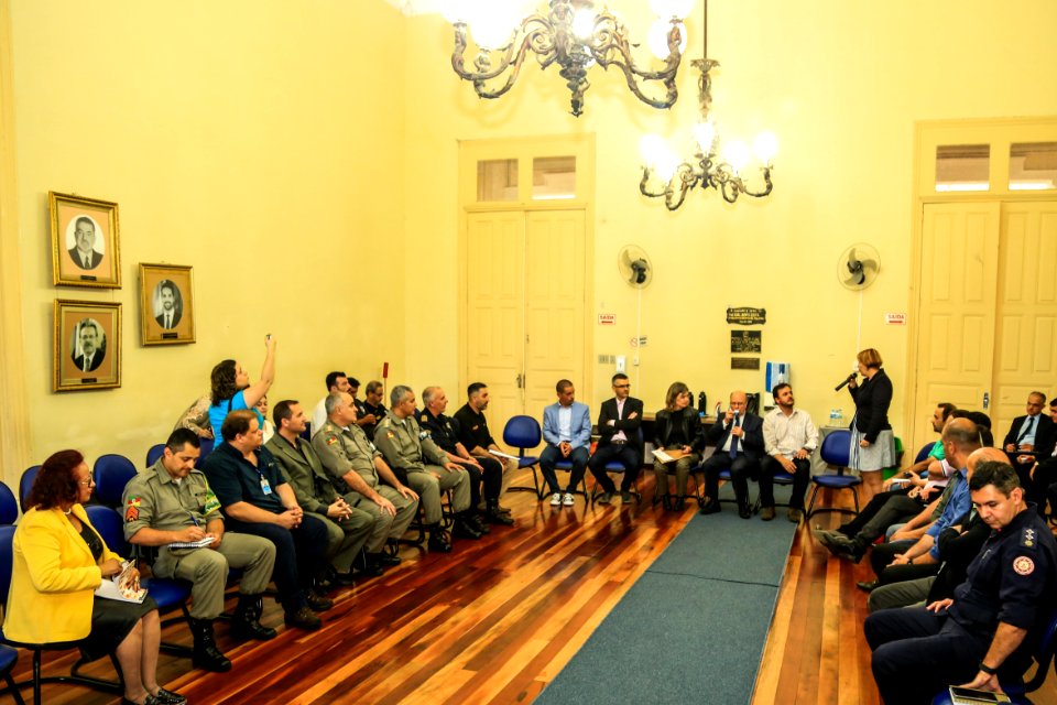 17.11.2017 - Prefeita Paula Mascarenhas na reunião do GGI com secretário de Segurança Pública do Estado, Cezar Schirmer