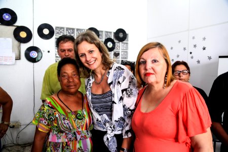 29.12.2017 - Prefeita Paula Mascarenhas durante visita à exposição comemorativa aos 25 anos do Caps Castelo