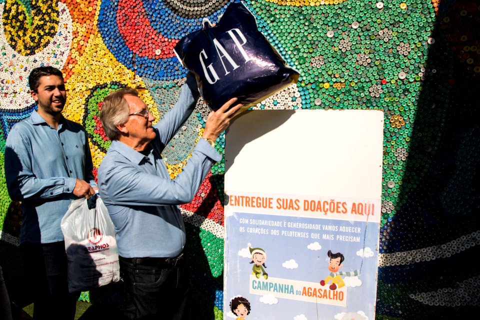 26.05.2018 - Prefeita Paula Mascarenhas e o vice Idemar Barz na lançamento da Campanha do Agasalho no Mercado Público - Foto: Gustavo Vara