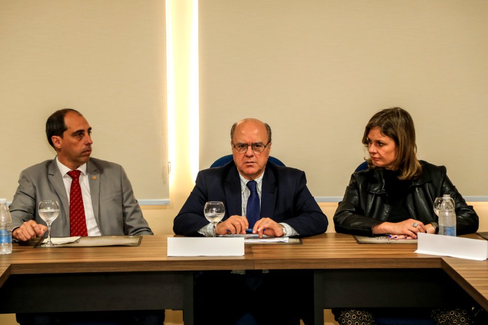 17.11.2017 - Prefeita Paula Mascarenhas na reunião da Azonasul com o Secretário Estadual de Segurança Pública, Cezar Schirmer