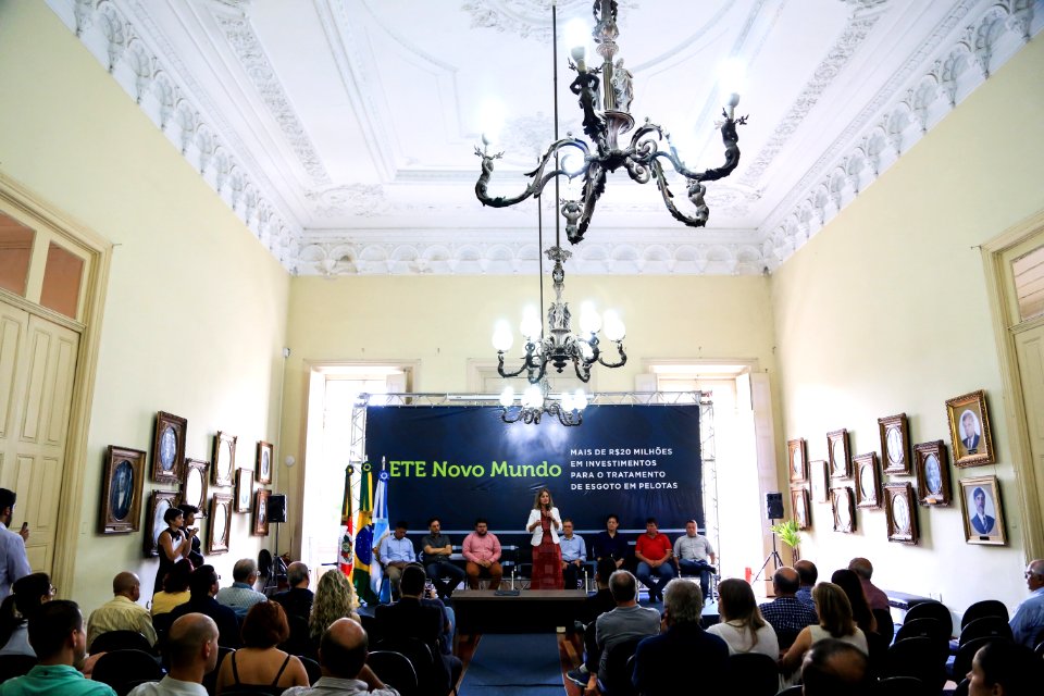 21.02.2018 - Assinatura do contrato e emissão da ordem de serviço da ETE Novo Mundo - Foto: Gustavo Vara