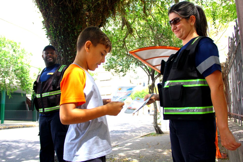 26.02.2018 - STT - Orientações de trânsito na volta as aulas - Foto Marcel Avila