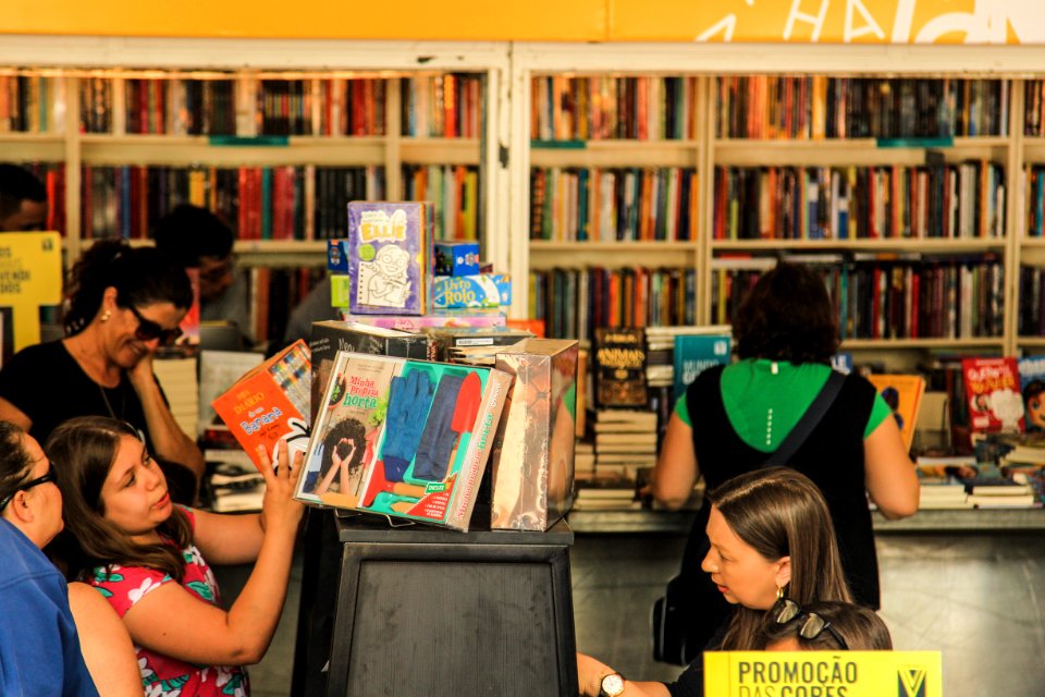 03.11.2017 - Público na 45ª Feira do Livro de Pelotas