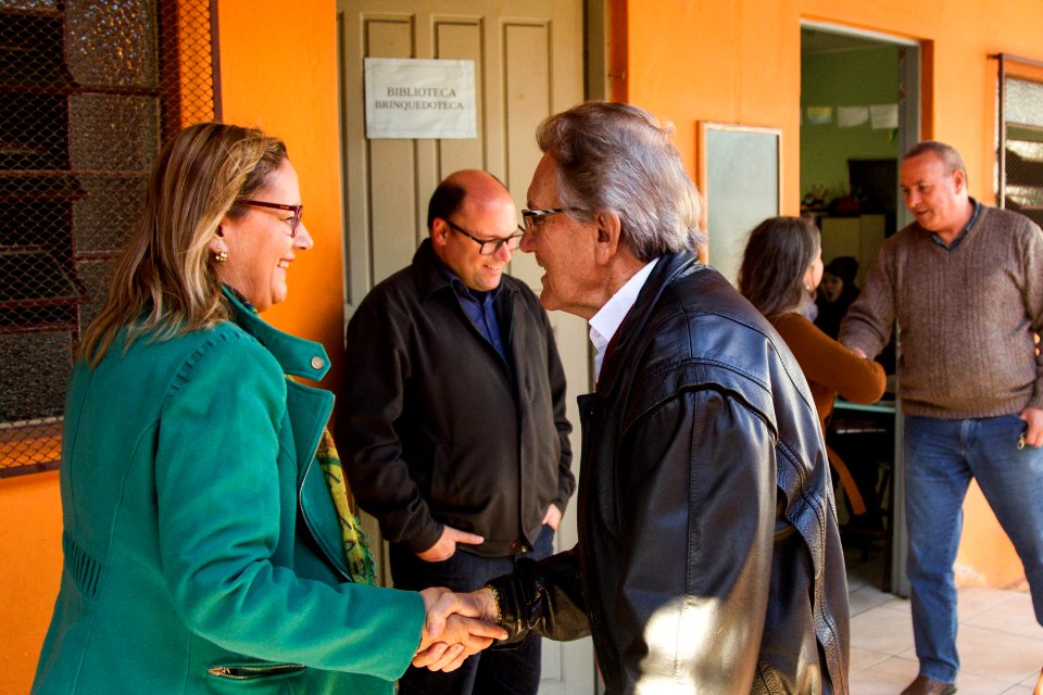 21.06.2018 -  Entrega dos novos uniformes na Escola Joaquim Nabuco e assinatura da ordem de serviço da construção de passarela coberta para EMEF Joaquim Nabuco - Foto: Gustavo Vara