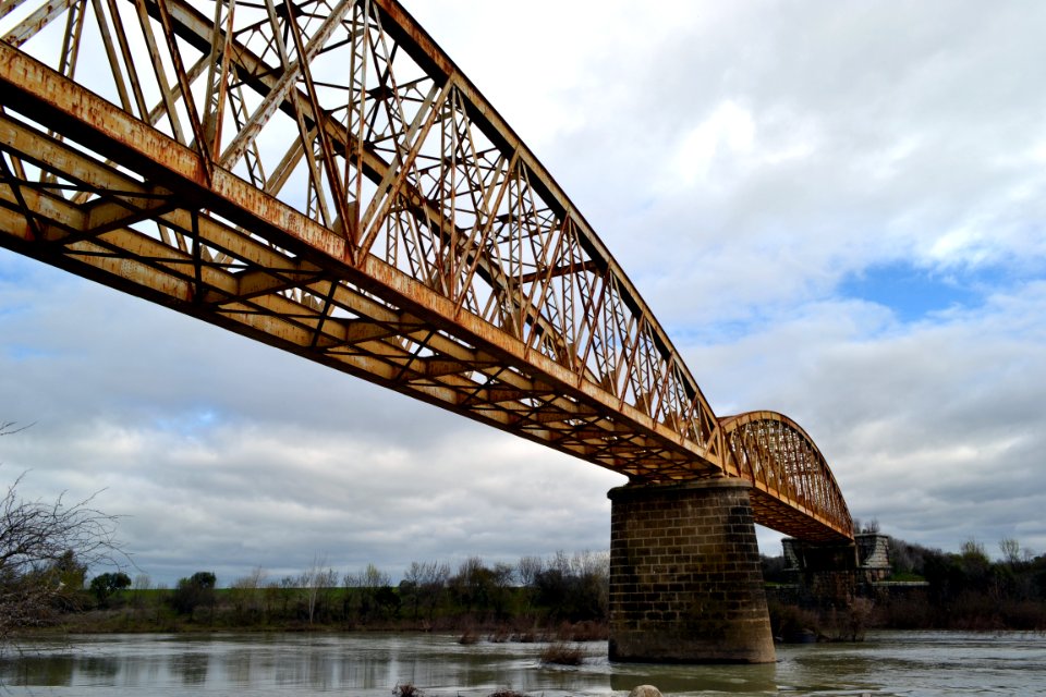 Puente Ferroviario - Río Perquilauquén