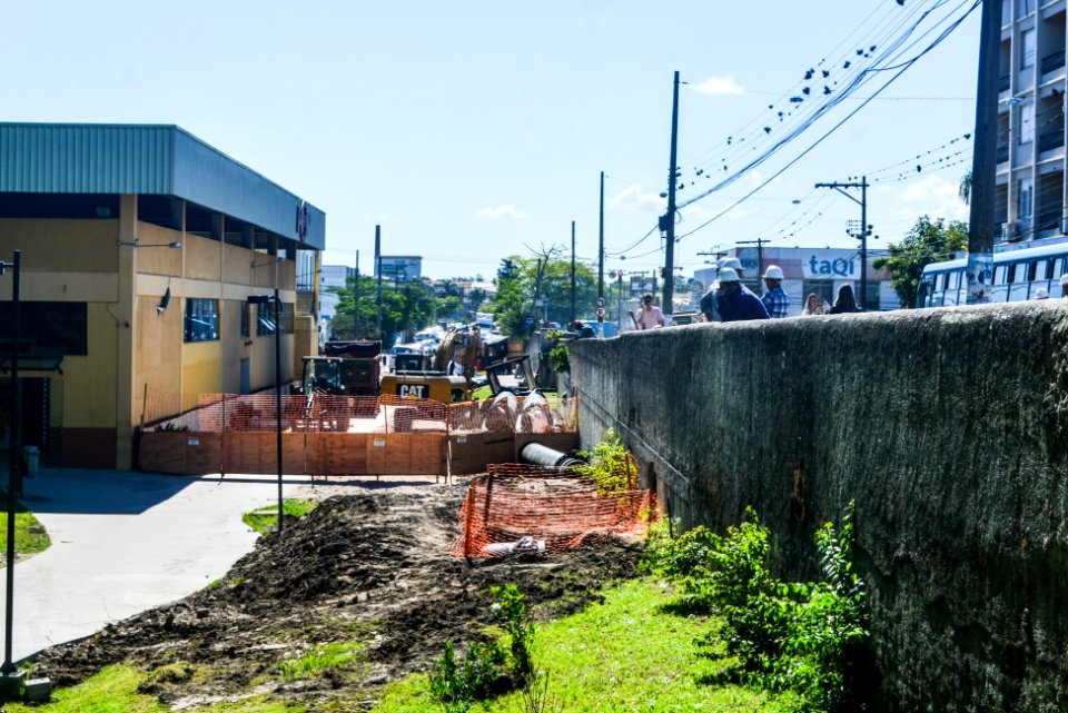 01.11.2017 - Obras da ETA São Gonçalo na rua Marechal Floriano