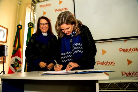 03.07.2018 - Prefeita Paula Mascarenhas durante reunião do Cip com assinatura das Cipaves com diretores da rede municipais e assinaturas de adesões ao Pacto Pelotas Pela Paz  Foto: Gustavo Vara