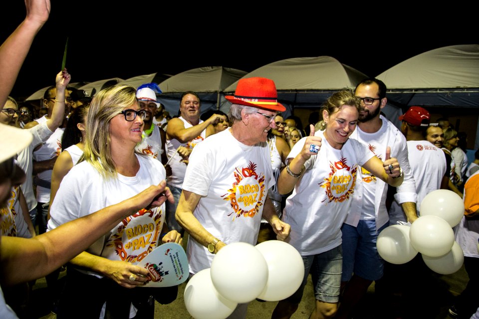 12.02.2018 - Bloco da Paz desfila na Passarela do Samba no Porto de Pelotas - Foto: Gustavo Vara