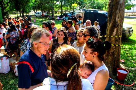 16.12.2017 - Vice-prefeito Idemar Barz na chegada do Papai Noel da Rádio Imigrantes