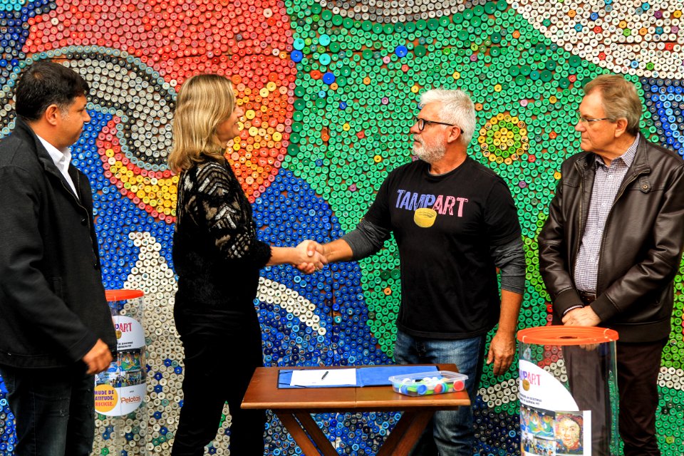 12.06.2018 - Prefeita Paula Mascarenhas e o vice Idemar Barz durante o ato de lançamento do Tampart e assinatura de uma termo de cooperação - projeto de arte e sustentabilidade - Foto: Gustavo Vara