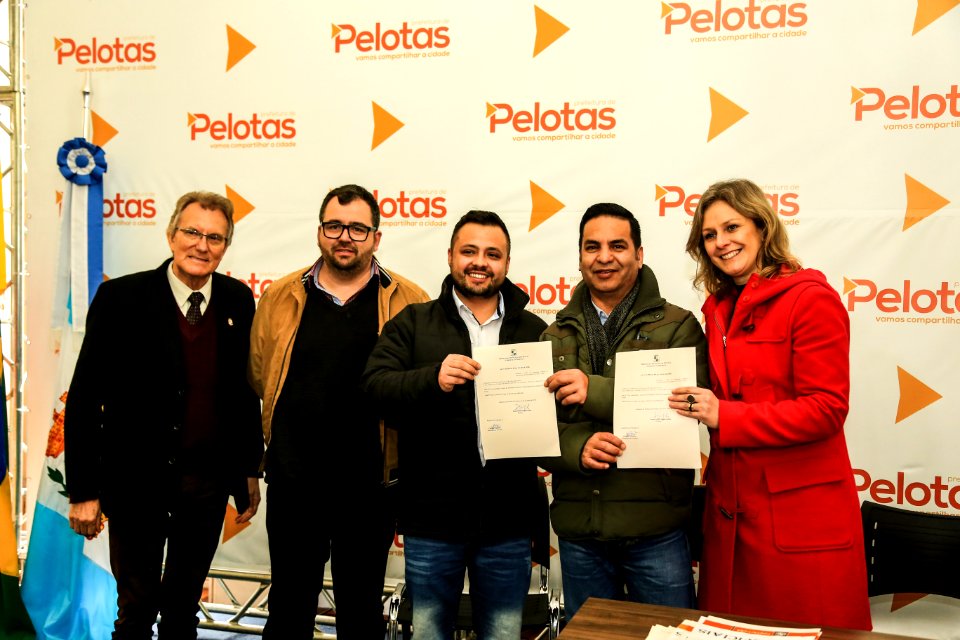 06.07.2018 - Prefeita Paula Mascarenhas e o vice Idemar Barz durante assinatura de leis “Instituição/ Cidadã(o) Emérita (o) - Foto: Gustavo Vara