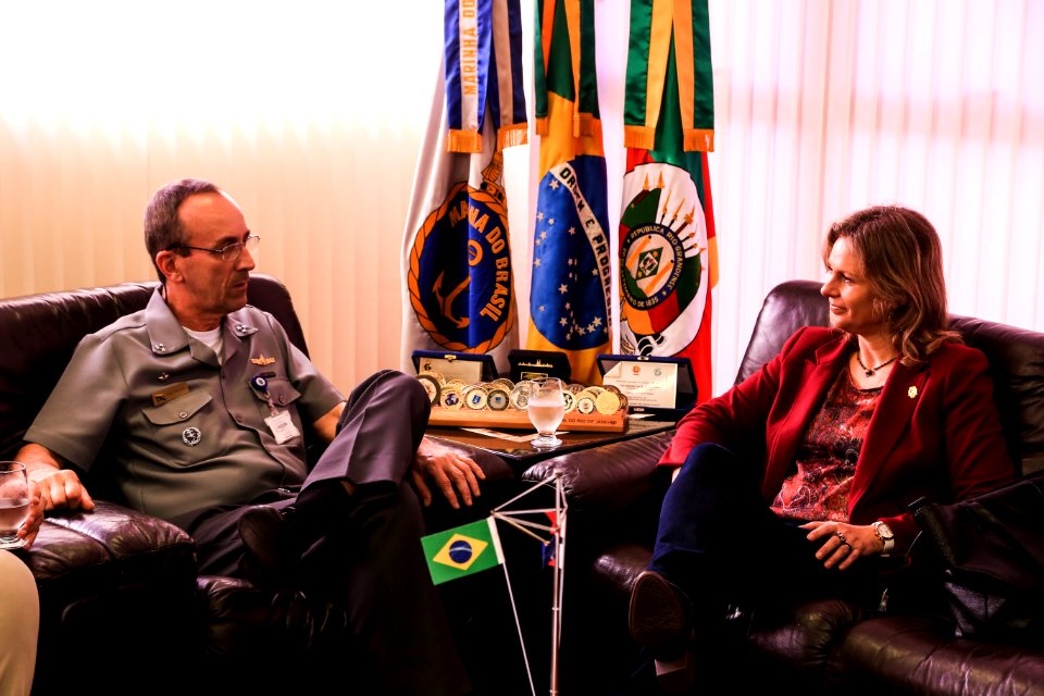 26.09.2018 - Prefeita Paula Mascarenhas durante reunião almoço com o  vice-Almirante José Renato de Oliveira, Comandante do 5º Distrito Naval em Rio Grande - Foto: Gustavo Vara