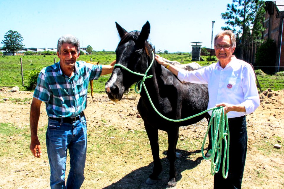 14.11.2017 - Vice-prefeito Idemar Barz no evento de doação de cavalos da Hospedaria Municipal