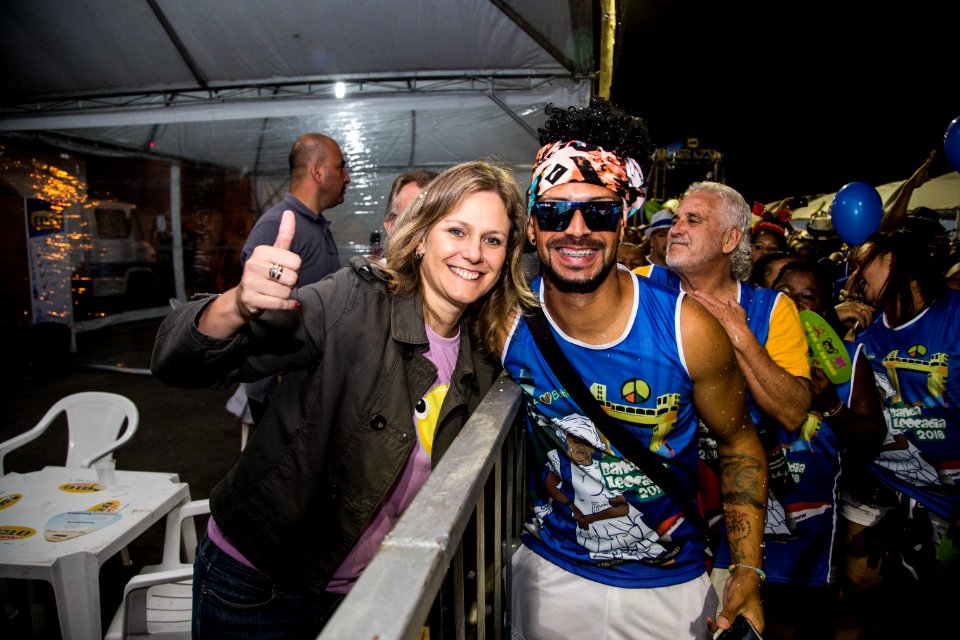 12.02.2018 - Prefeita Paula Mascarenhas e o vice Idemar Barz no segundo dia do Carnaval 2018 - Foto: Gustavo Vara