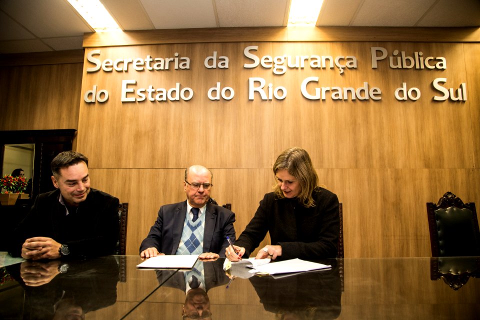08.06.2018 - Prefeita Paula Mascarenhas durante reunião com o Secretário de Segurança Pública do RS Cezar Schirmer em Porto Alegre - Foto: Gustavo Vara