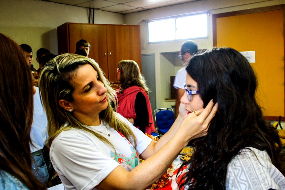 31.10.2017 - Doação de óculos da Ótica Diniz para crianças dos abrigos da prefeitura