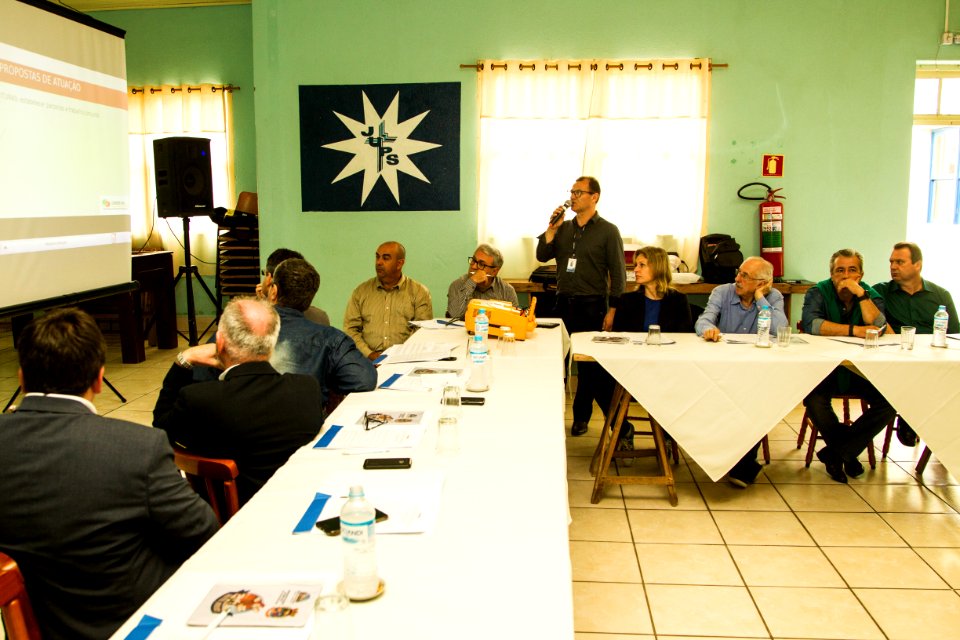 20.10.2018 - Prefeita Paula Mascarenhas durante reunião da Azonasul em Cerrito, no 3º Distrito - Passo do Santana - Foto: Gustavo Vara
