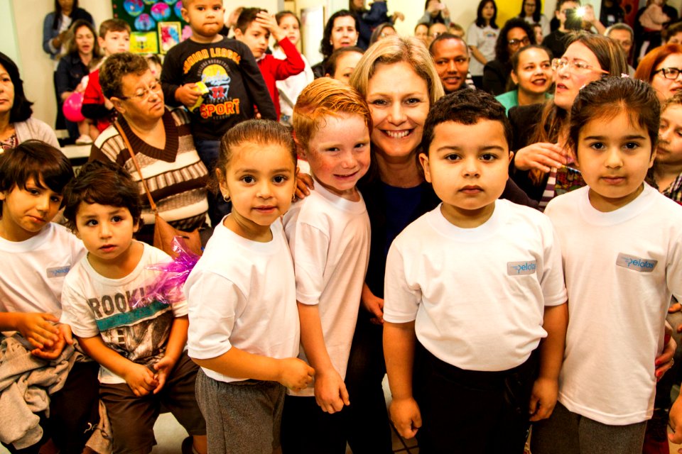20.10.2018 - Prefeita Paula Mascarenhas participa da festa de aniversário da EMEF Mário Quintana, na Guabiroba - Foto: Gustavo Vara