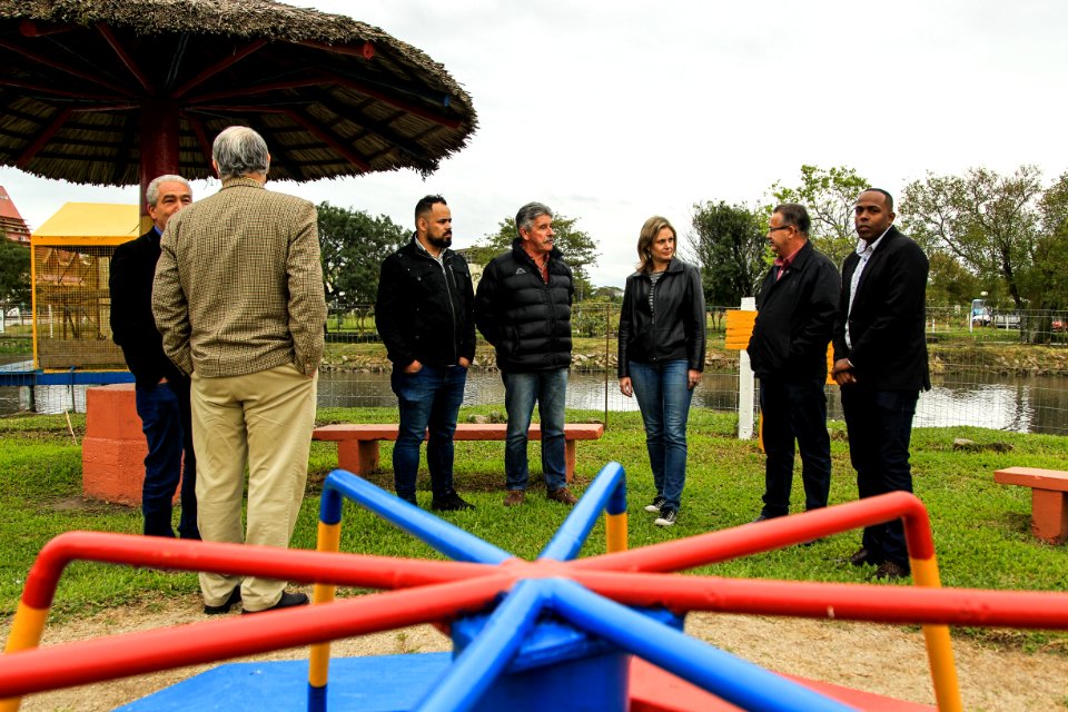 18.05.2018 - Prefeita Paula Mascarenhas acompanhada do Diretor Presidente da Eterpel, Jorge Vasques realizam a reinauguração da ponte e área de recreação infantil do terminal rodoviário de Pelotas - Foto: Gustavo Vara