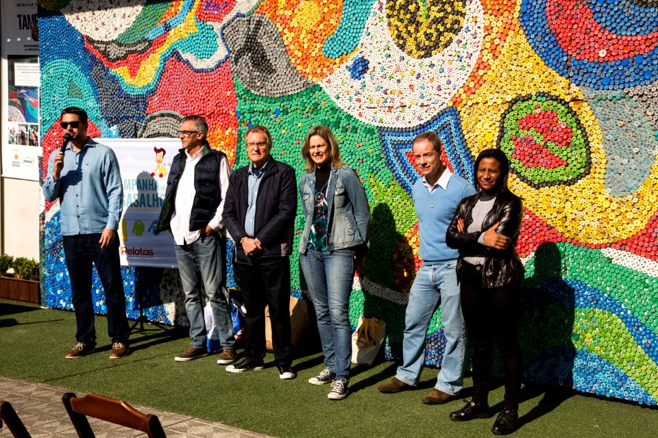 26.05.2018 - Prefeita Paula Mascarenhas e o vice Idemar Barz na lançamento da Campanha do Agasalho no Mercado Público - Foto: Gustavo Vara