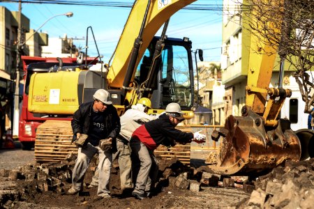 20.08.2018 - Prefeito em exercício Idemar Barz durante visita obra de instalação adutora ETA São Gonçalo - Foto: Gustavo Vara