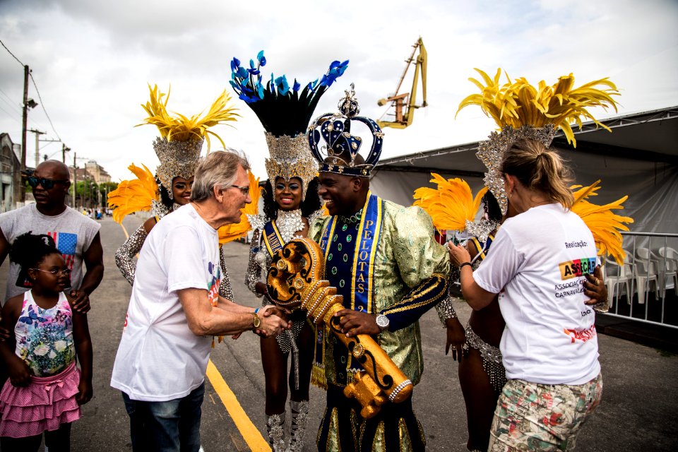 10.02.2018 - Prefeita Paula Mascarenhas e o vice Idemar Barz durante o primeiro dia do Carnaval 2018 - Foto: Gustavo Vara