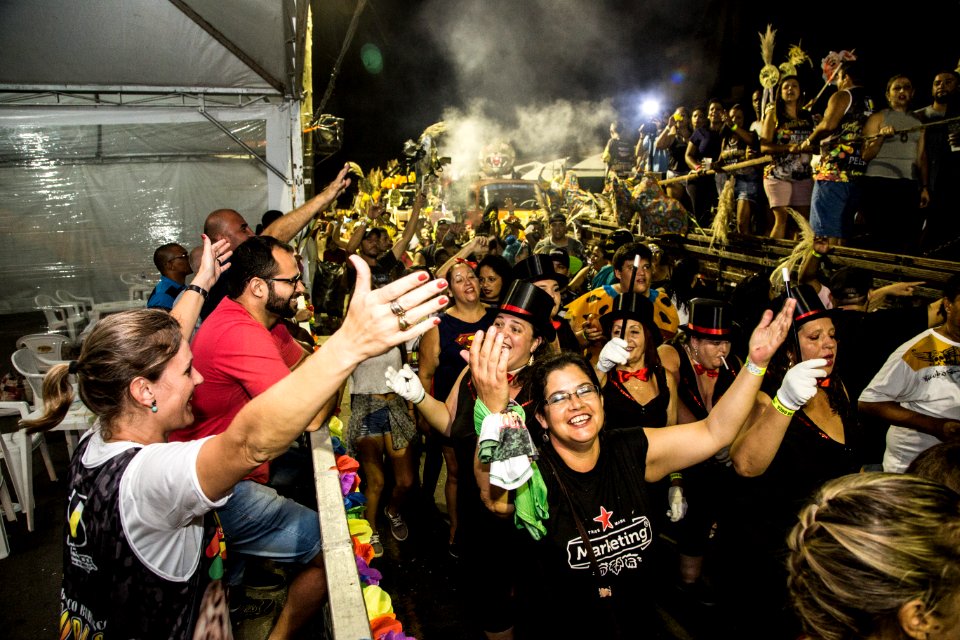 10.02.2018 - Prefeita Paula Mascarenhas e o vice Idemar Barz durante o primeiro dia do Carnaval 2018 - Foto: Gustavo Vara