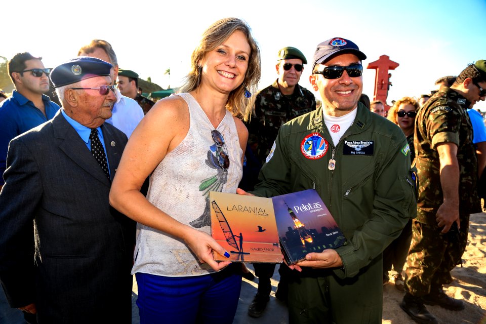 18.04.2018 - Apresentação da Esquadrilha da Fumaça em comemoração aos 100 anos do 9ª Batalhão de Infantaria Motorizada em Pelotas e pela passagem do Dia do Exército - Foto: Gustavo Vara