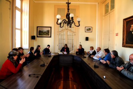 25.05.2018 - Prefeita Paula Mascarenhas e o vice Idemar Barz durante assinatura do contrato de execução de reforma e ampliação da Unidade Básica de Saúde Getúlio Vargas com a empresa Modelar Engenharia - Foto: Gustavo Vara