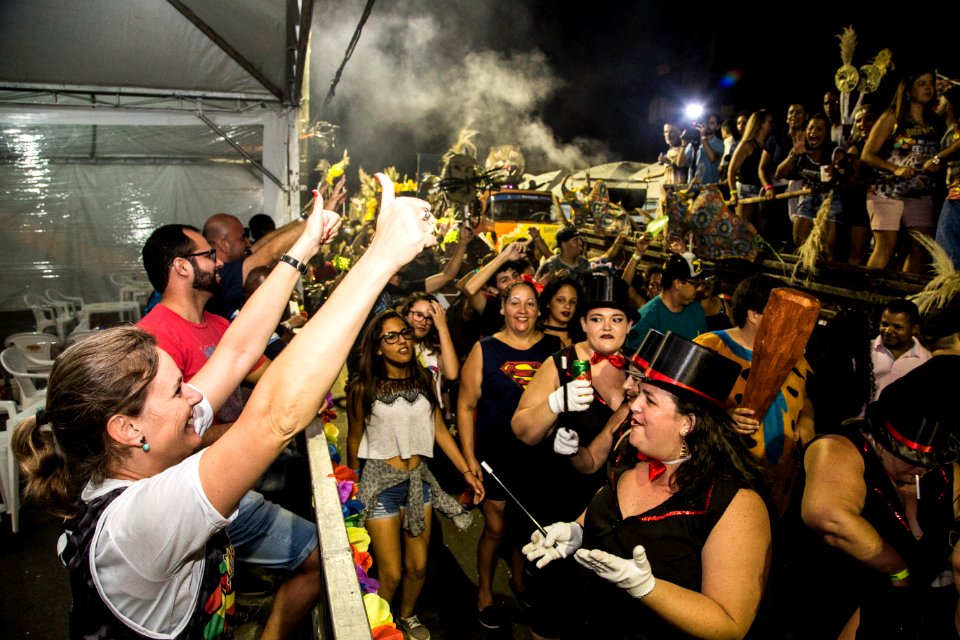 10.02.2018 - Prefeita Paula Mascarenhas e o vice Idemar Barz durante o primeiro dia do Carnaval 2018 - Foto: Gustavo Vara