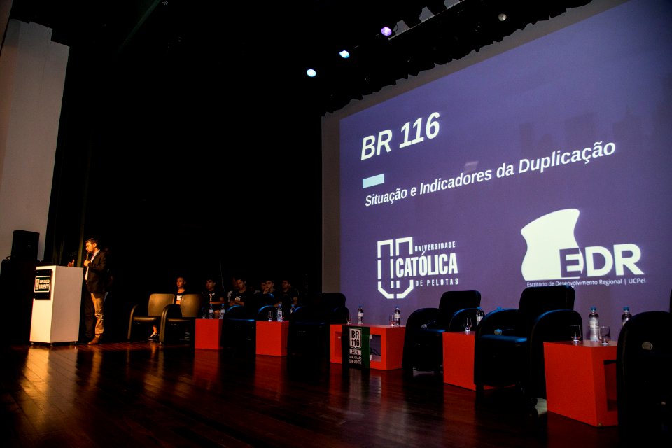 20.04.2018 - Painel: Duplicação BR 116 Urgente - Foto: Gustavo Vara
