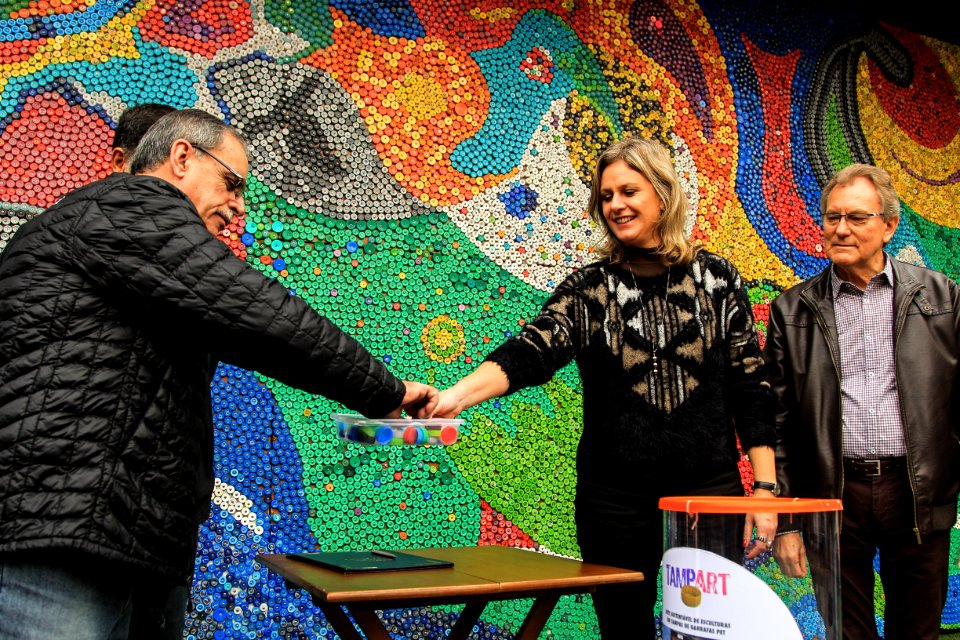 12.06.2018 - Prefeita Paula Mascarenhas e o vice Idemar Barz durante o ato de lançamento do Tampart e assinatura de uma termo de cooperação - projeto de arte e sustentabilidade - Foto: Gustavo Vara