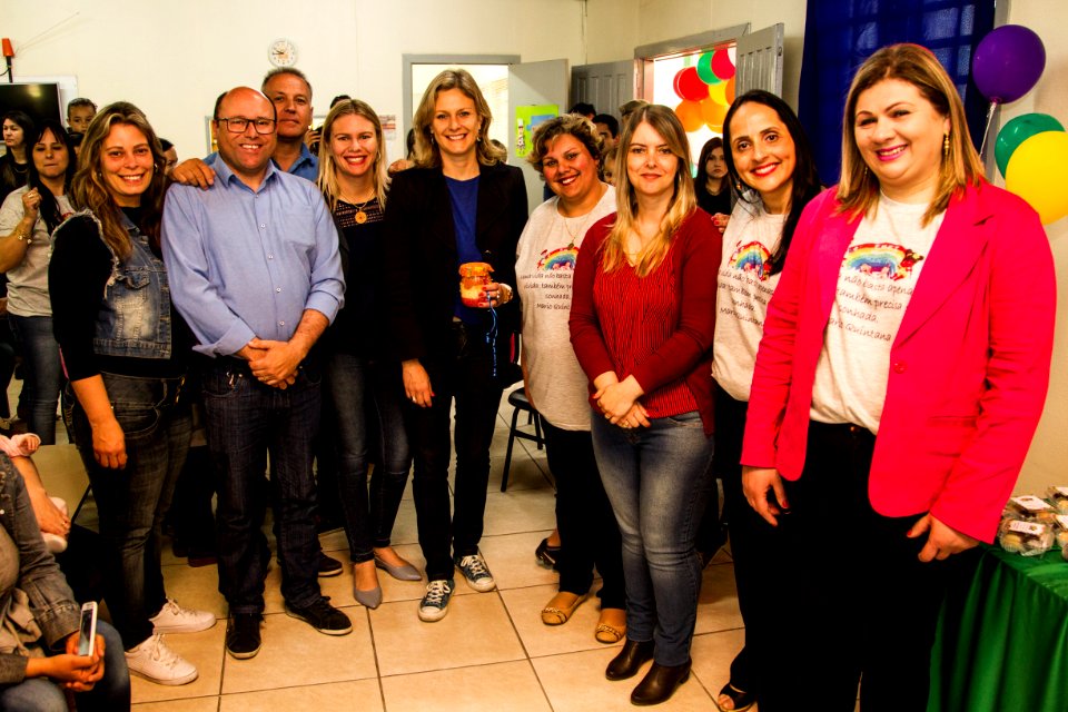 20.10.2018 - Prefeita Paula Mascarenhas participa da festa de aniversário da EMEF Mário Quintana, na Guabiroba - Foto: Gustavo Vara