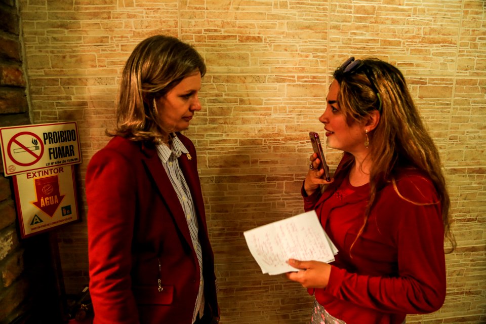 30.11.2017 - Prefeita Paula Mascarenhas na entrega e apresentação do código de convivência aos vereadores